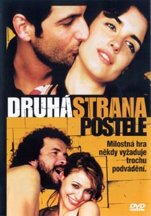 Druhá strana postele DVD